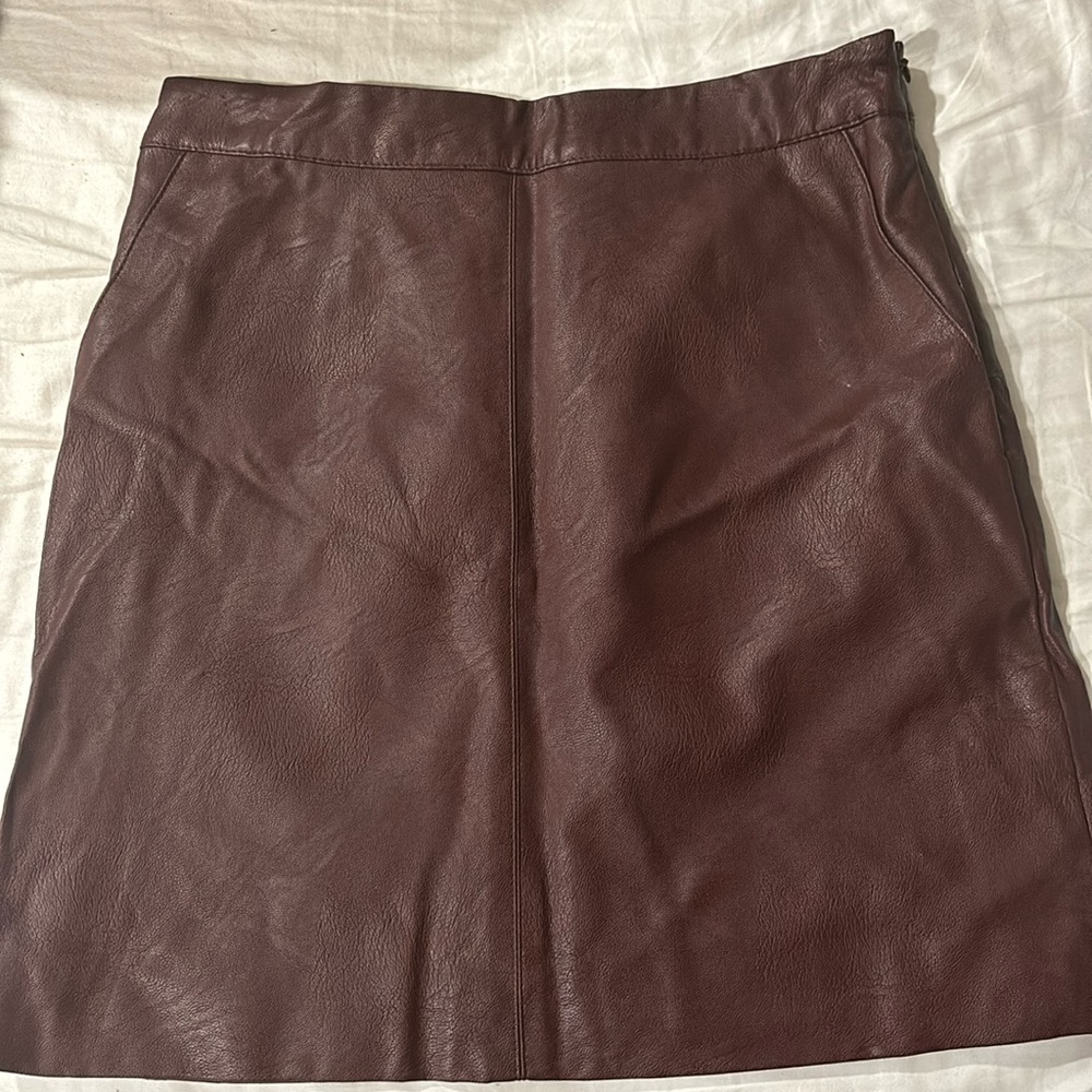 Faux leather mini skirt